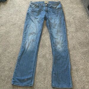 Wrangler 20X 34x36 small stain on leg I cannot tell if stain or just discoloring